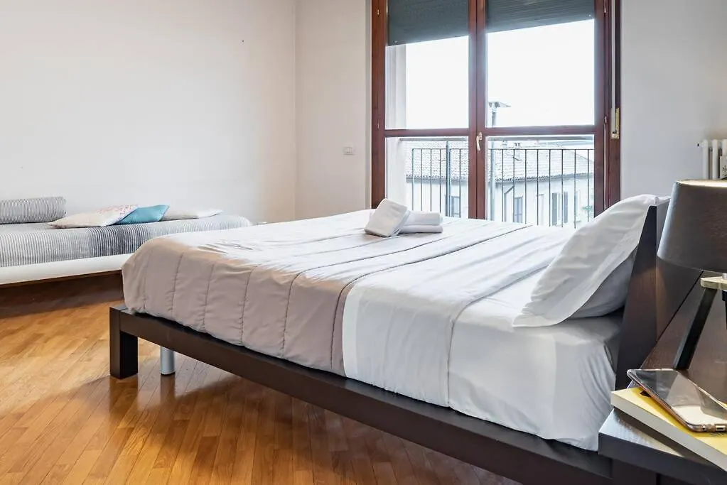 Broletto Park Apartment - Affitti Brevi Italia Lecco 0*,