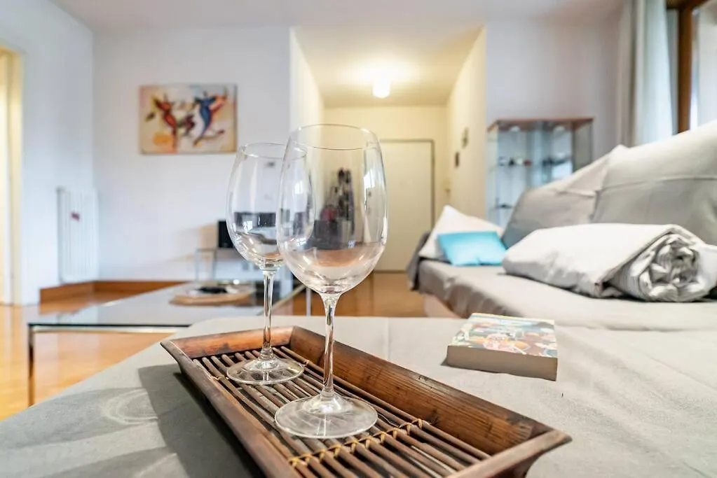 Broletto Park Apartment - Affitti Brevi Italia Lecco 0*,  Włochy
