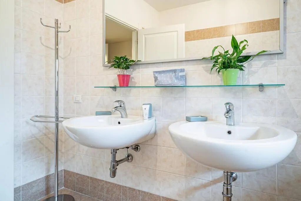 Broletto Park Apartment - Affitti Brevi Italia Lecco 0*,